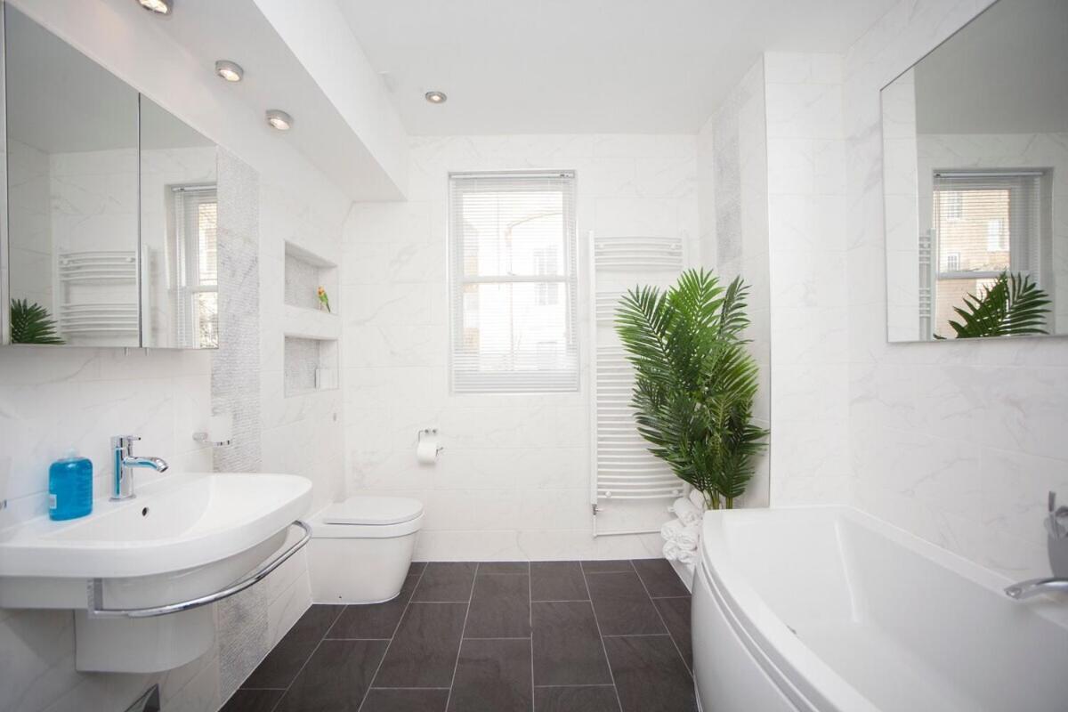 ※ Spacious Georgian Coach House & With Parking Bath Eksteriør billede